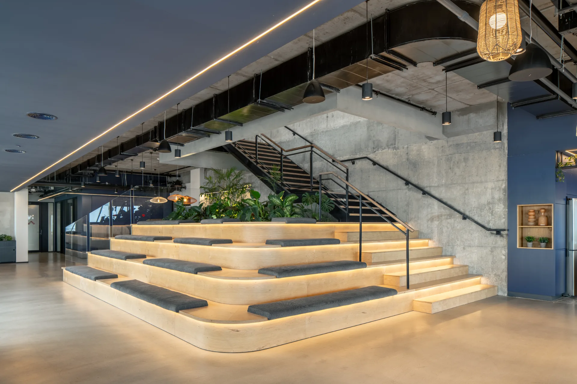 Tiered seating steps with integrated step lighting