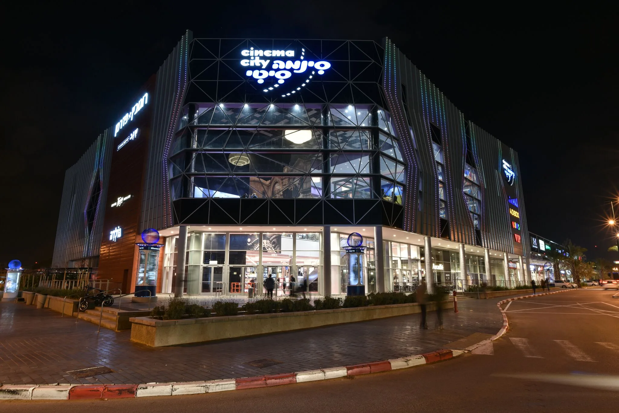 Pixel LED lighting for an entertainment venue facade