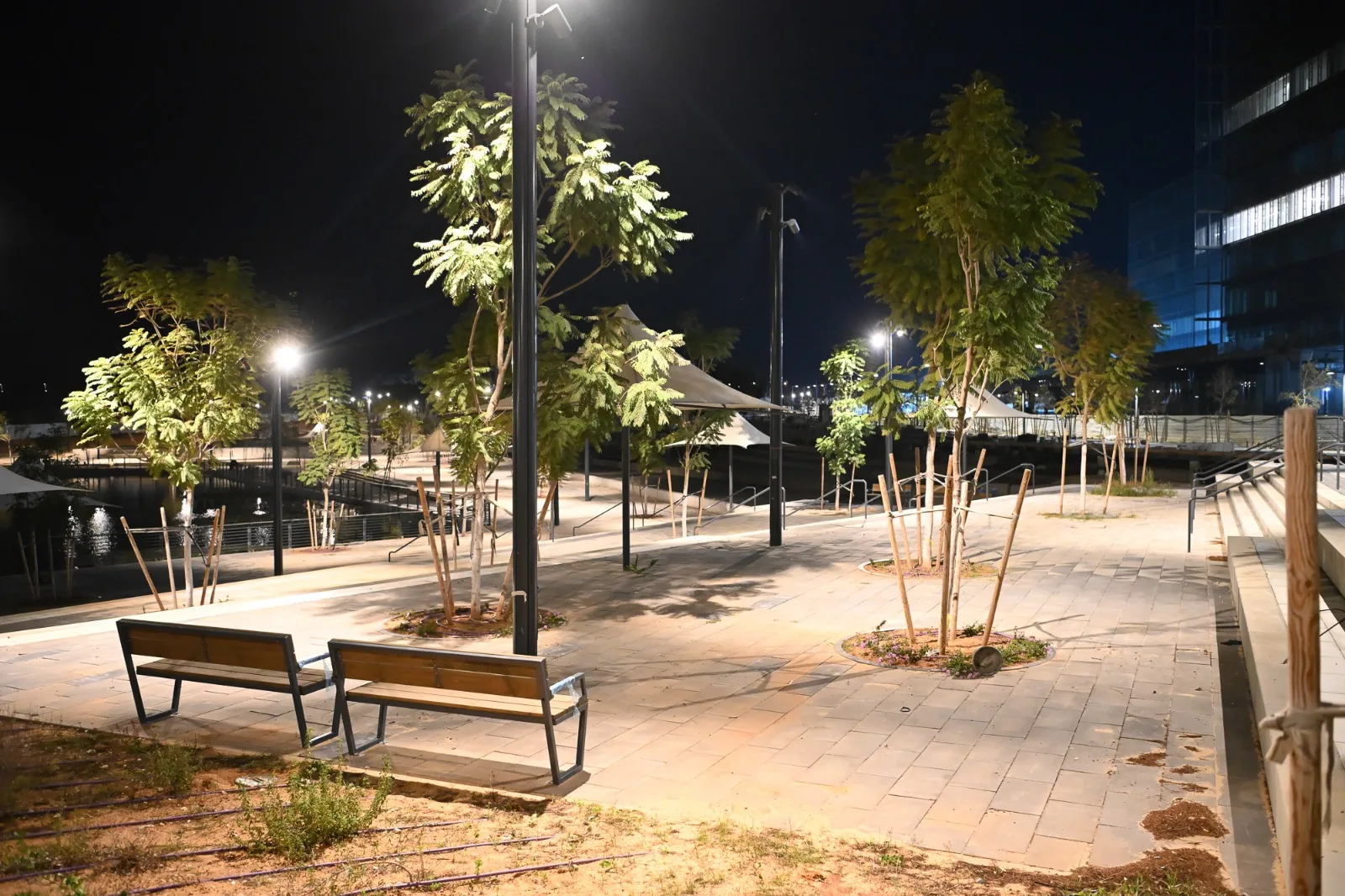 Complex 1000 Rishon LeZion - landscape and public realm lighting 16