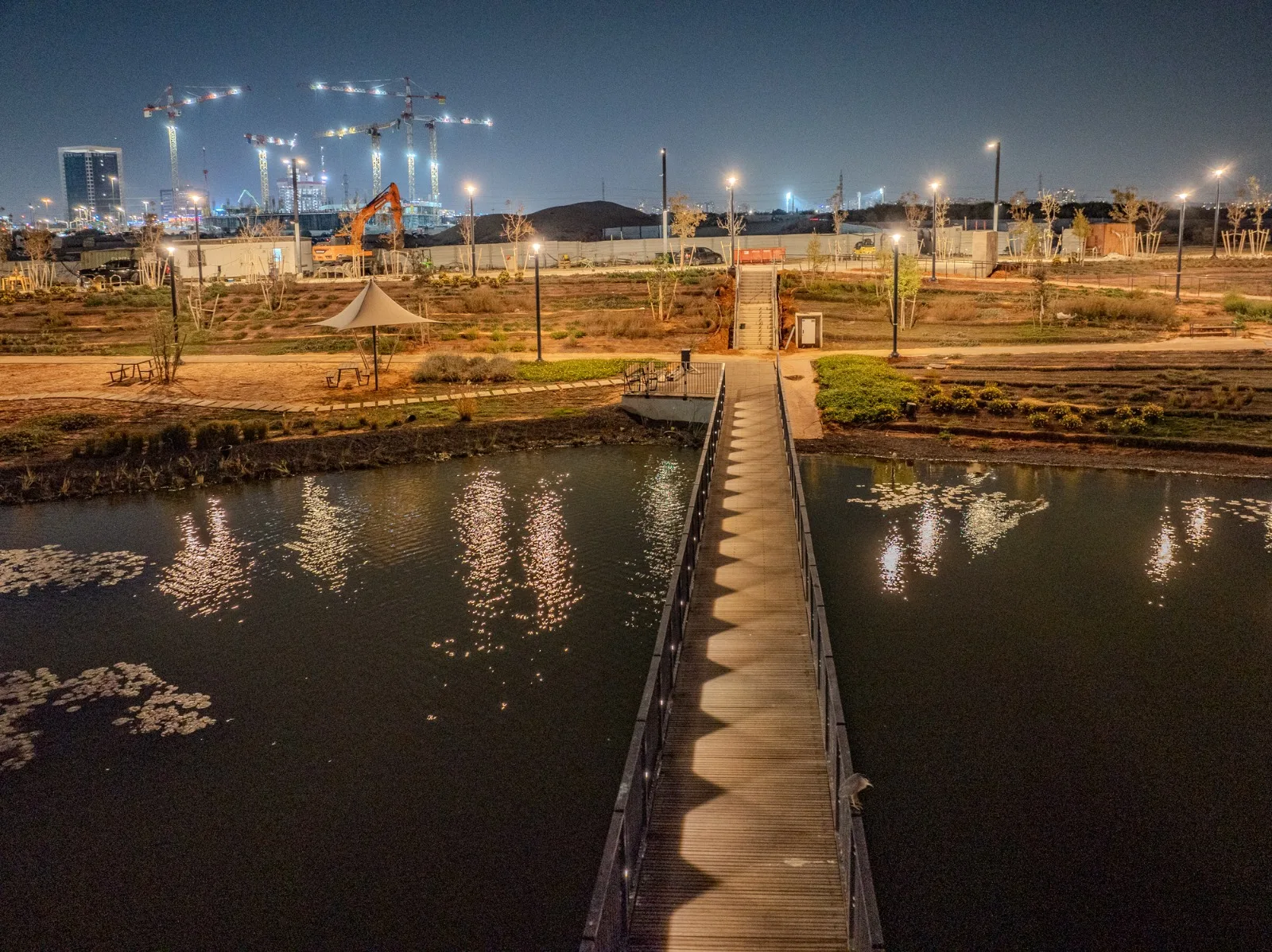 Complex 1000 Rishon LeZion - landscape and public realm lighting 2