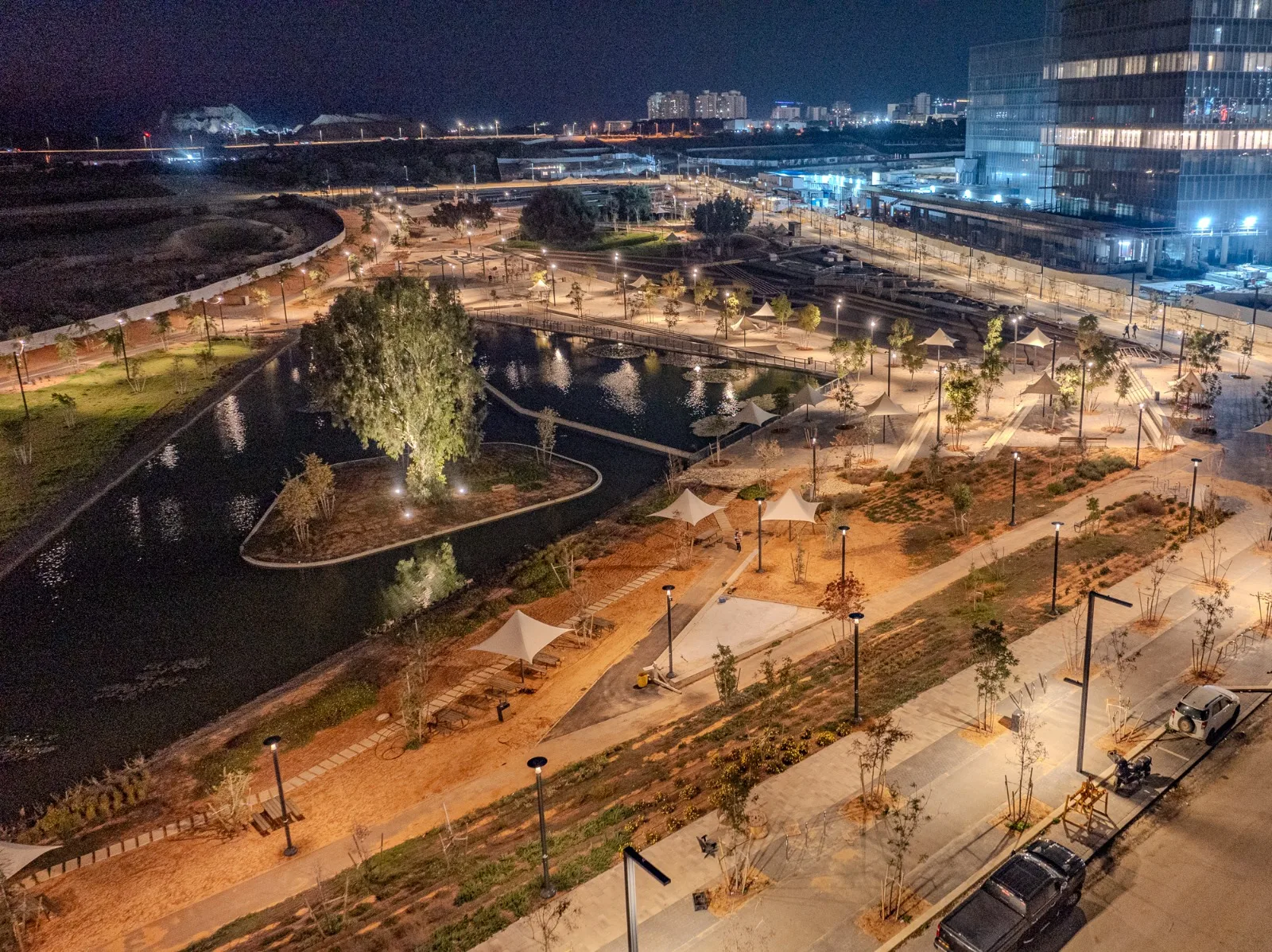 Complex 1000 Rishon LeZion - landscape and public realm lighting 4