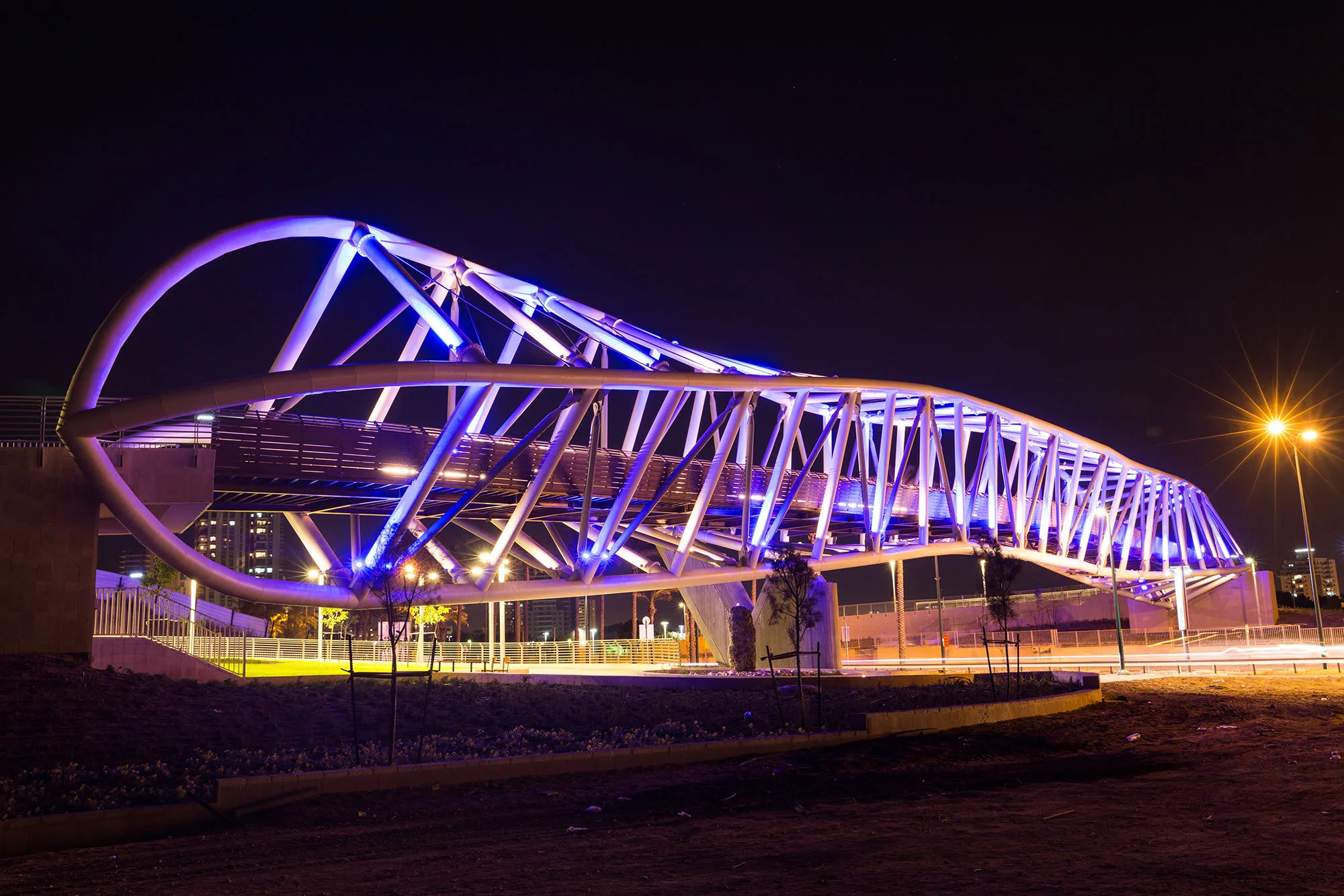 Hashmurot Bridge Netanya image 9