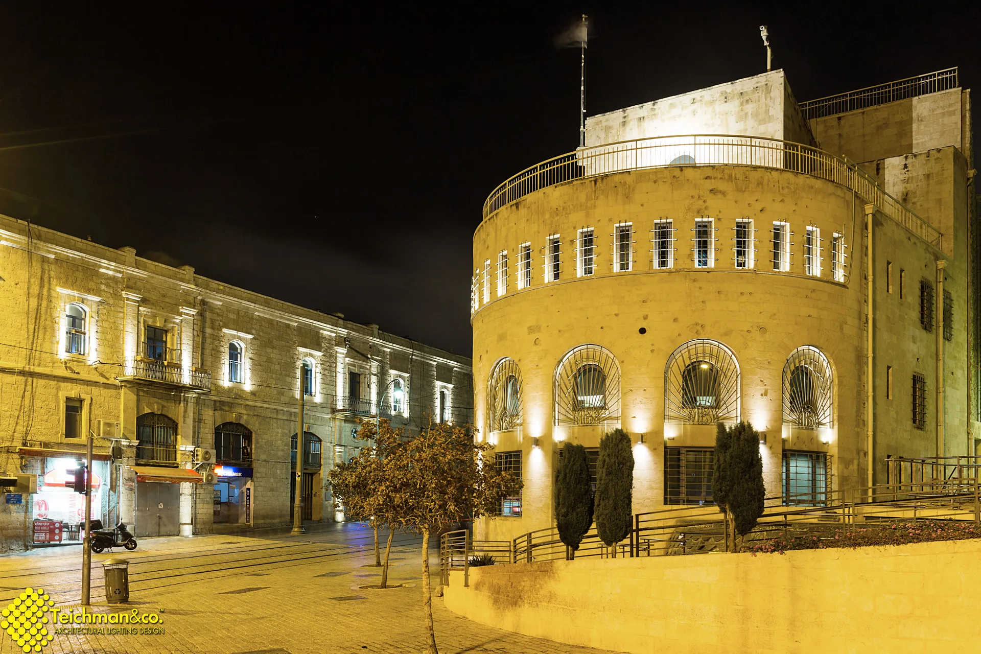 Lighting for monuments and historic buildings