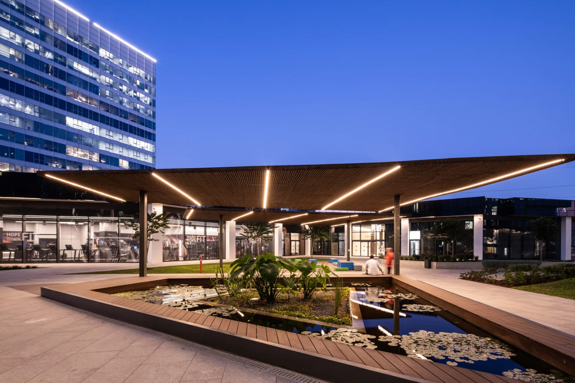 Hope Town, Petah Tikva