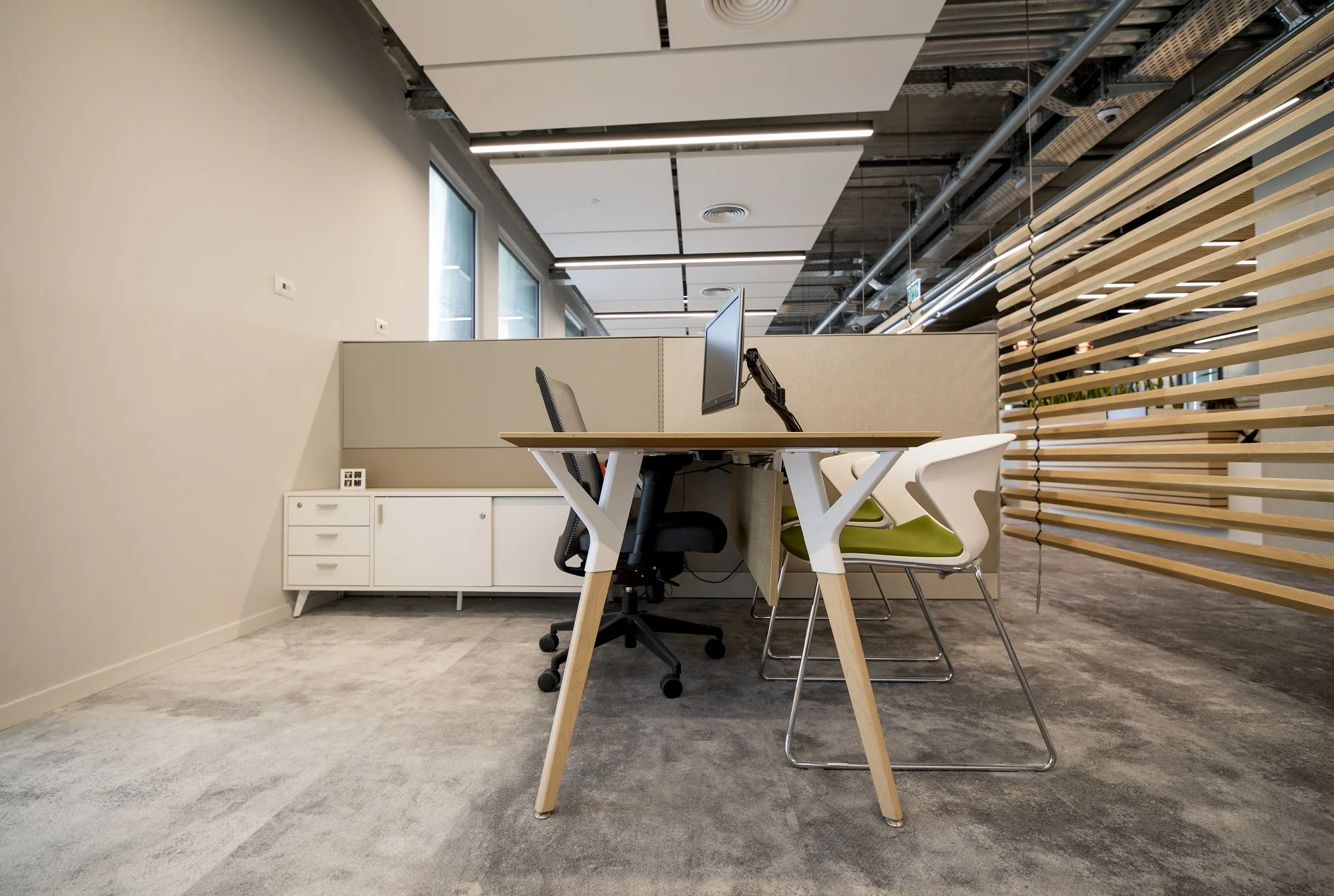 Work desk
