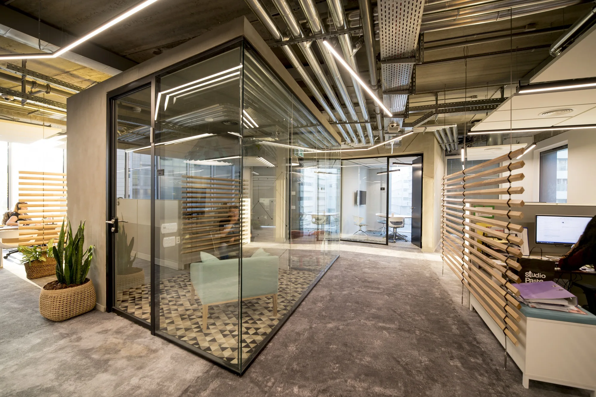 Workspace and meeting room