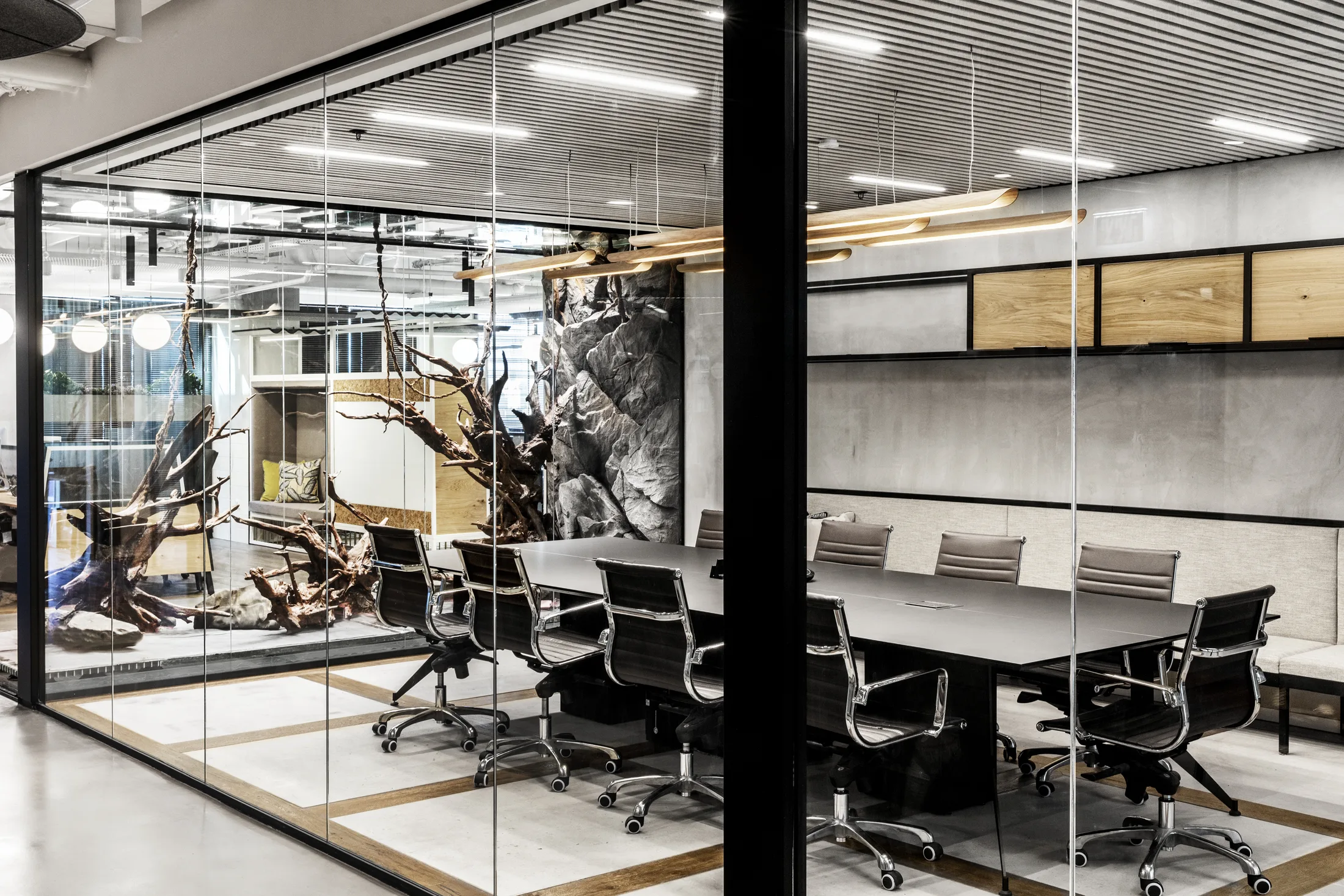 Architectural lighting at R2Net offices