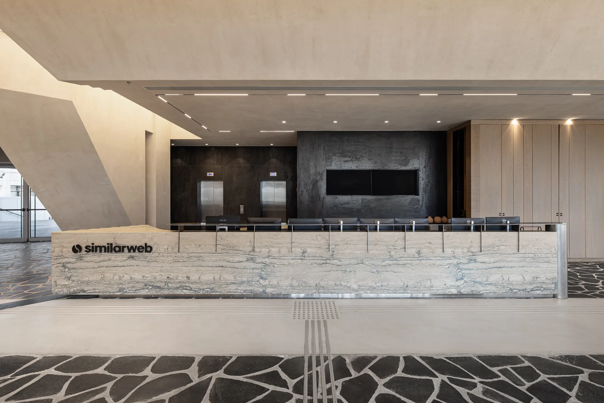 Reception desk with the SimilarWeb identity