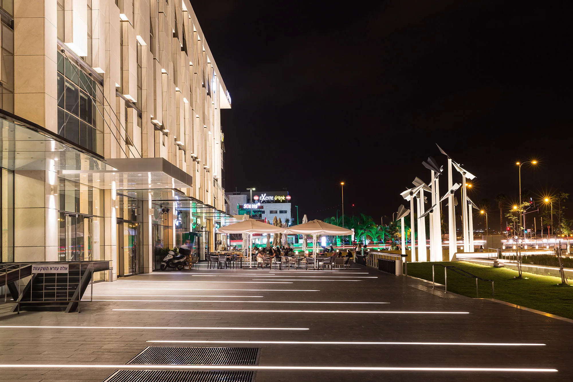 Outdoor development and architectural lighting
