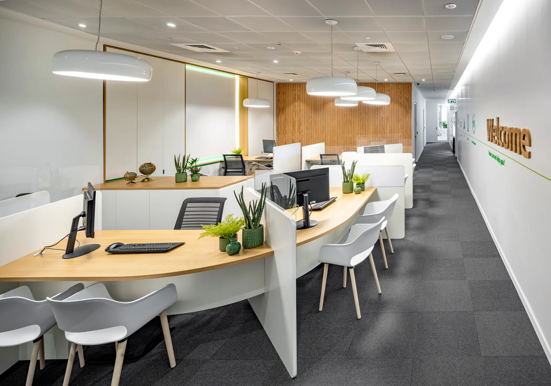 Open-plan workstations under linear lighting