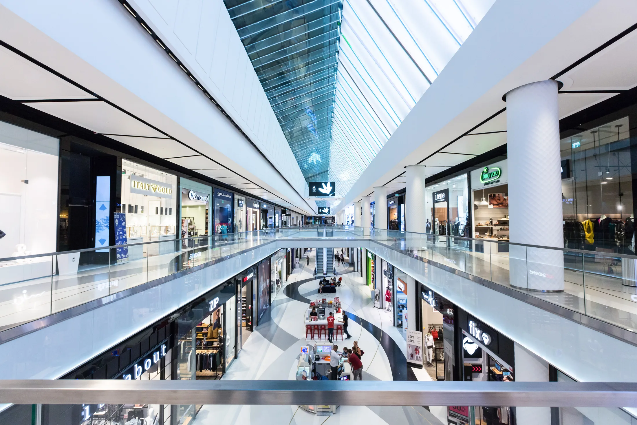 Main circulation path in the mall